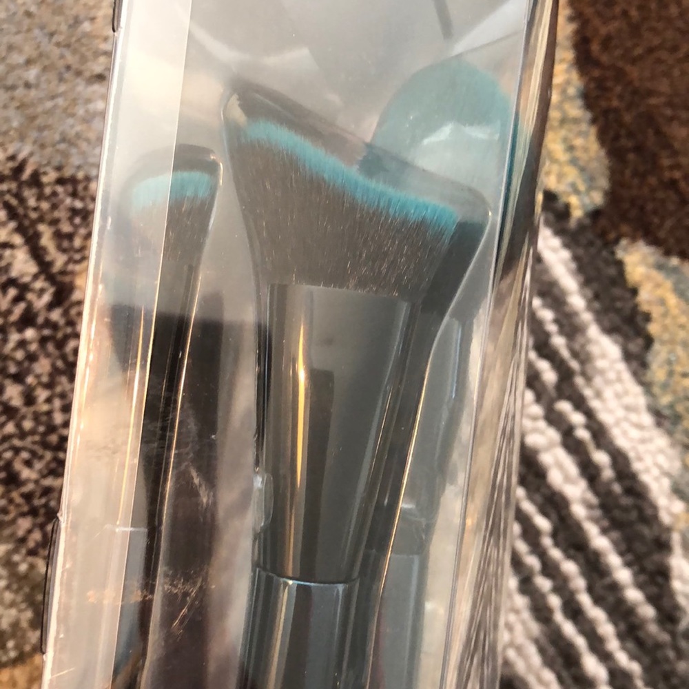 Brushes - Picture 3 of 3